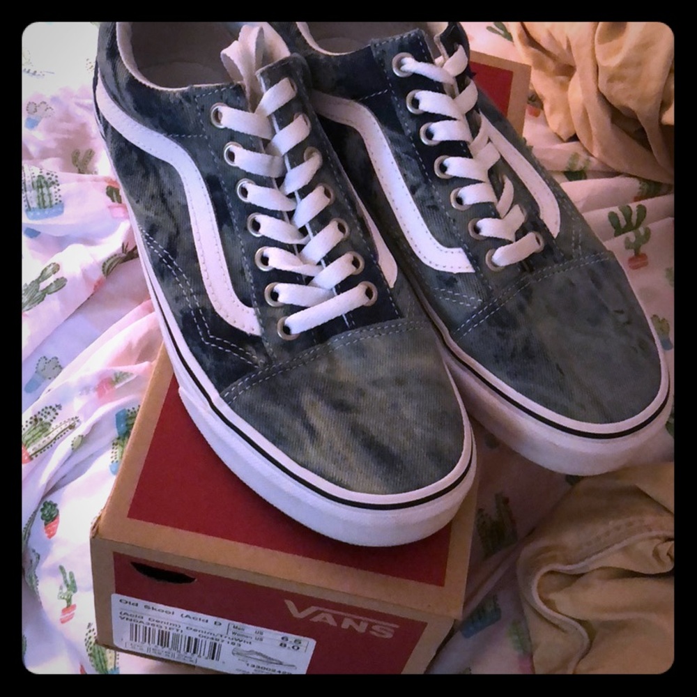New in box: VANS